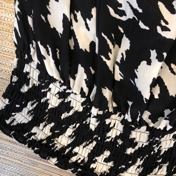 Michael Kors Vintage Black & White Blouse - Picture 2 of 4